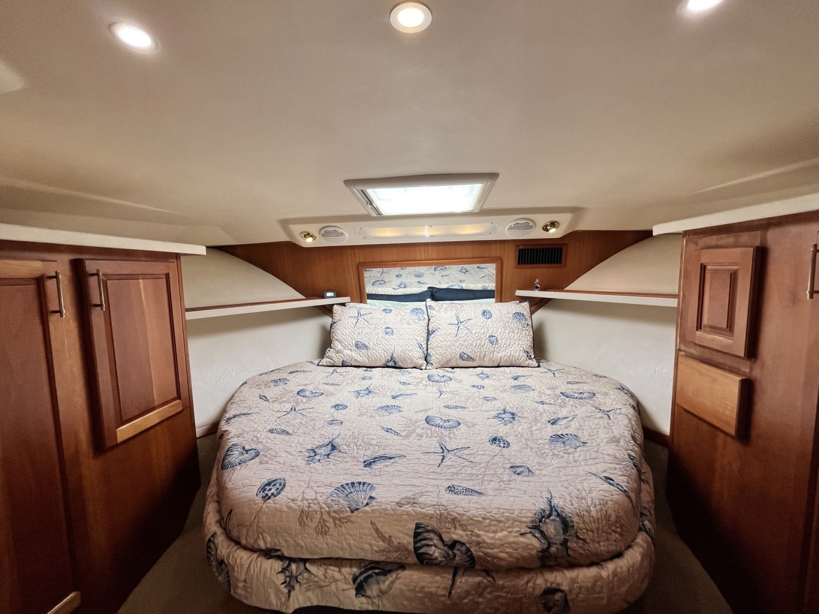 2003 Luhrs 40 Convertible