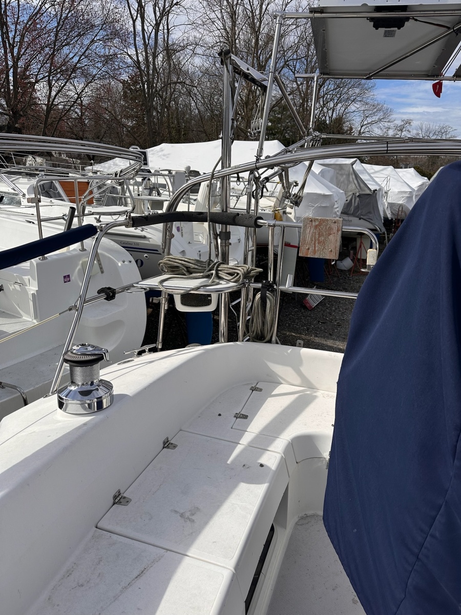 31' 2002 Catalina 310