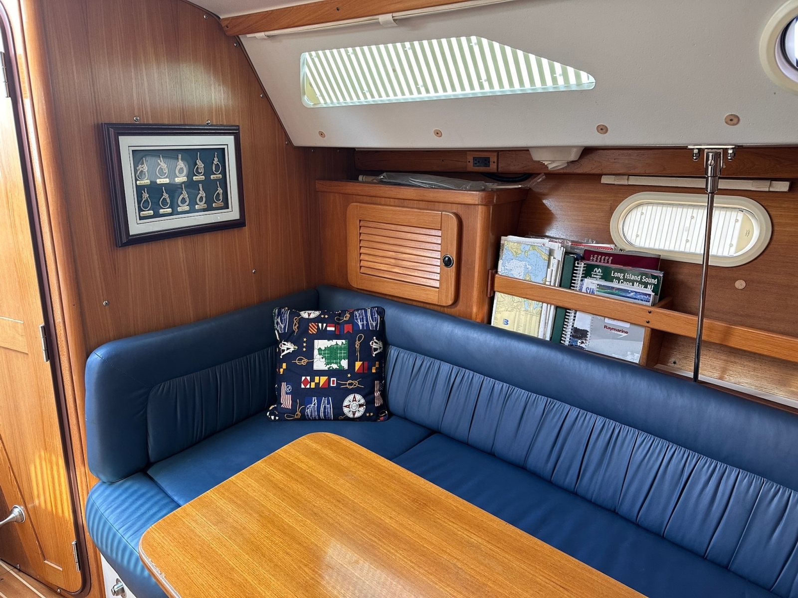 31' 2002 Catalina 310