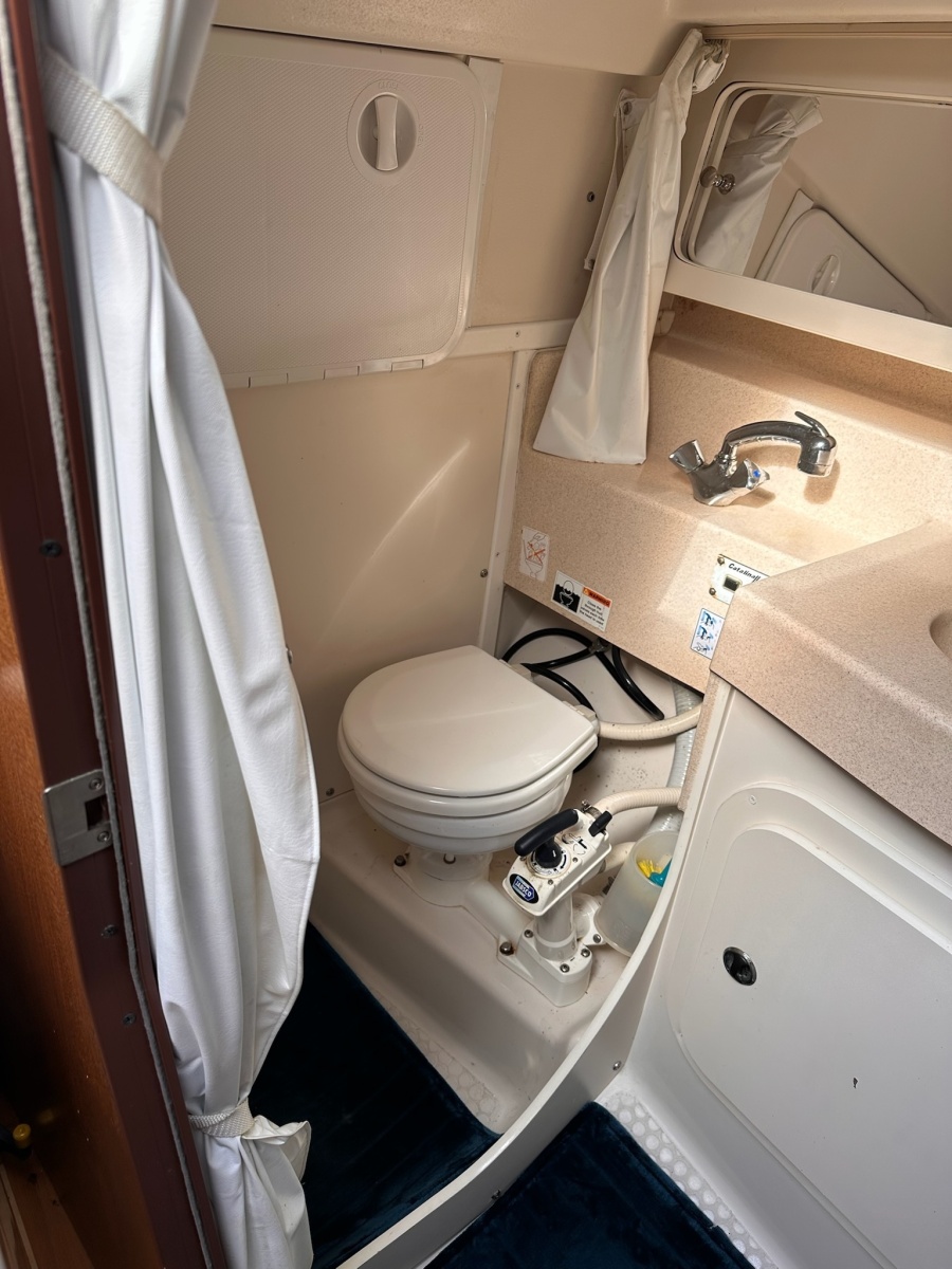 31' 2002 Catalina 310