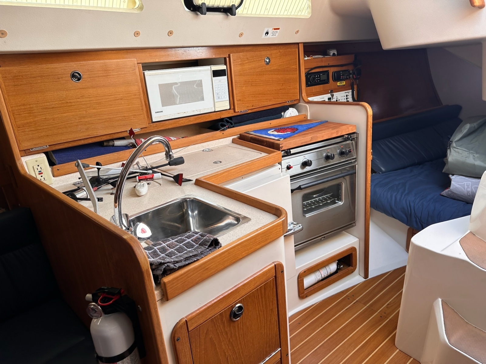 31' 2002 Catalina 310