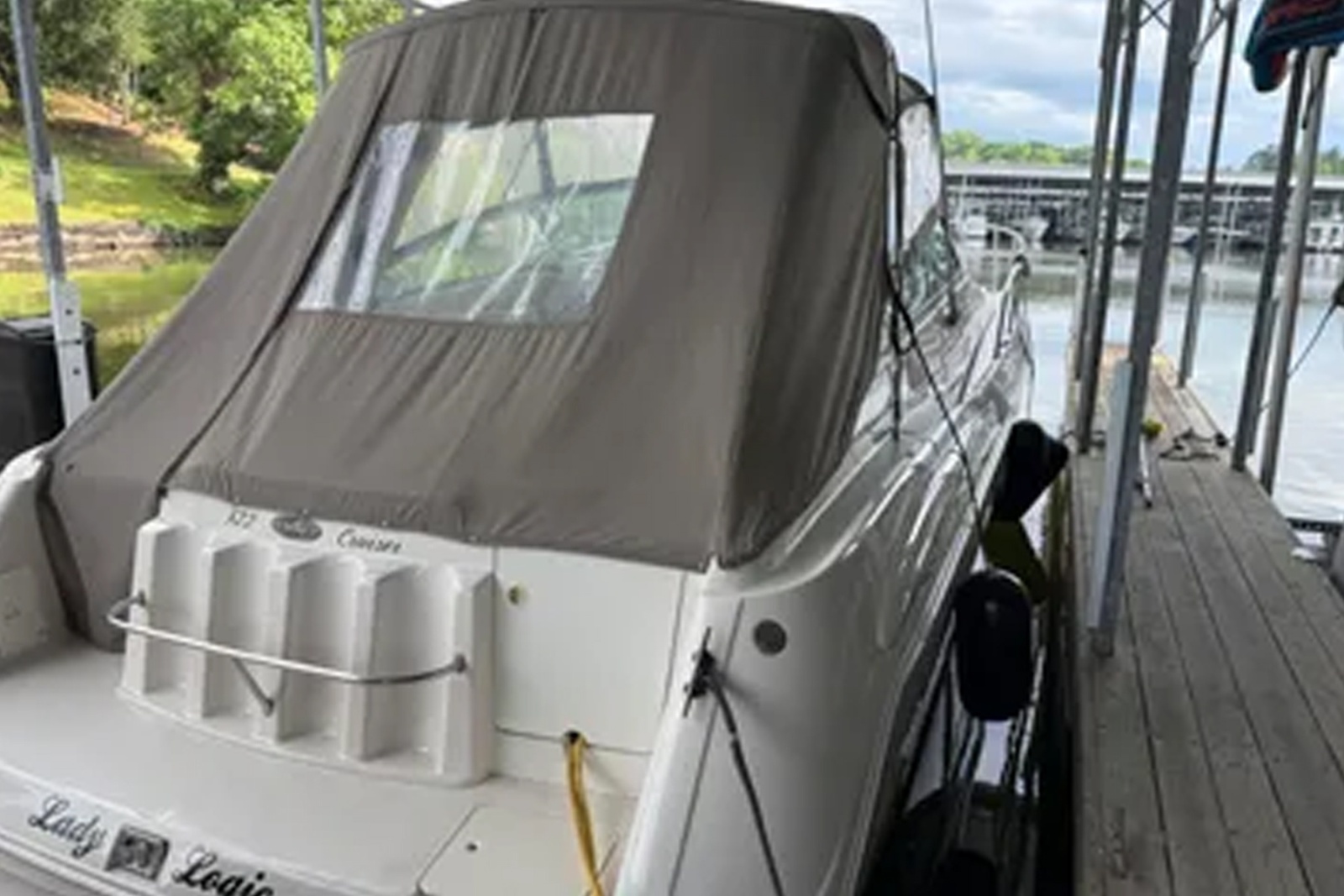 32' 2001 Monterey 322 Cruiser