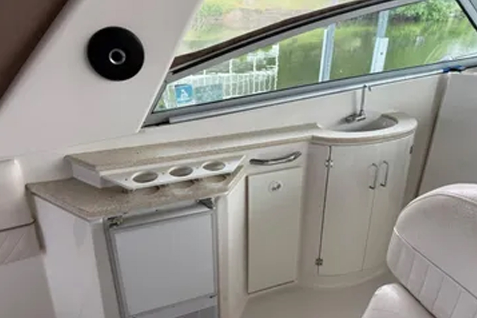 32ft Monterey Yacht For Sale