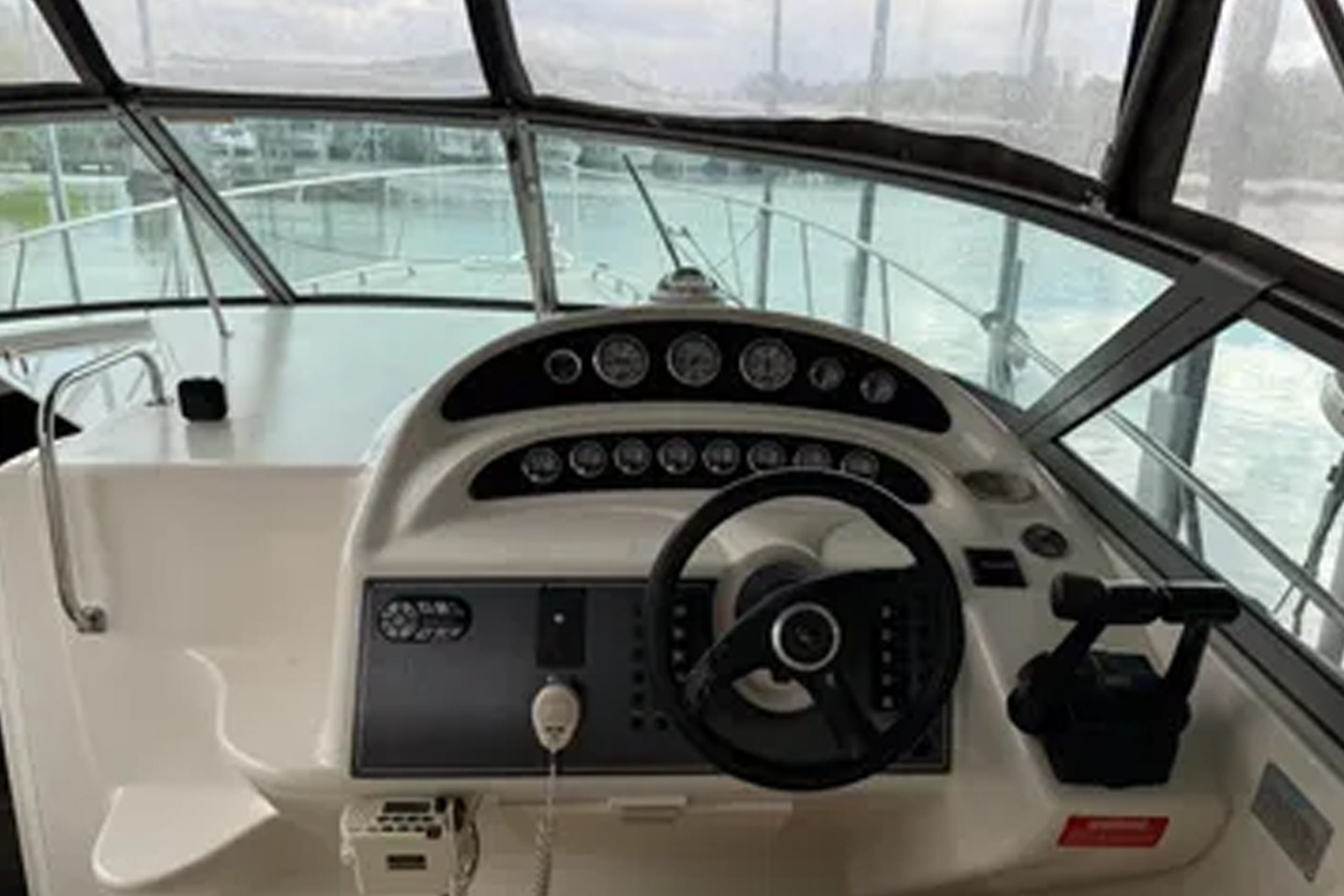 32ft Monterey Yacht For Sale