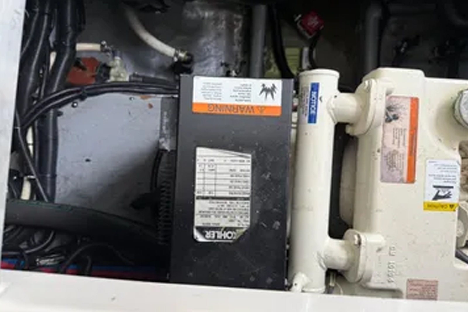 32' 2001 Monterey 322 Cruiser