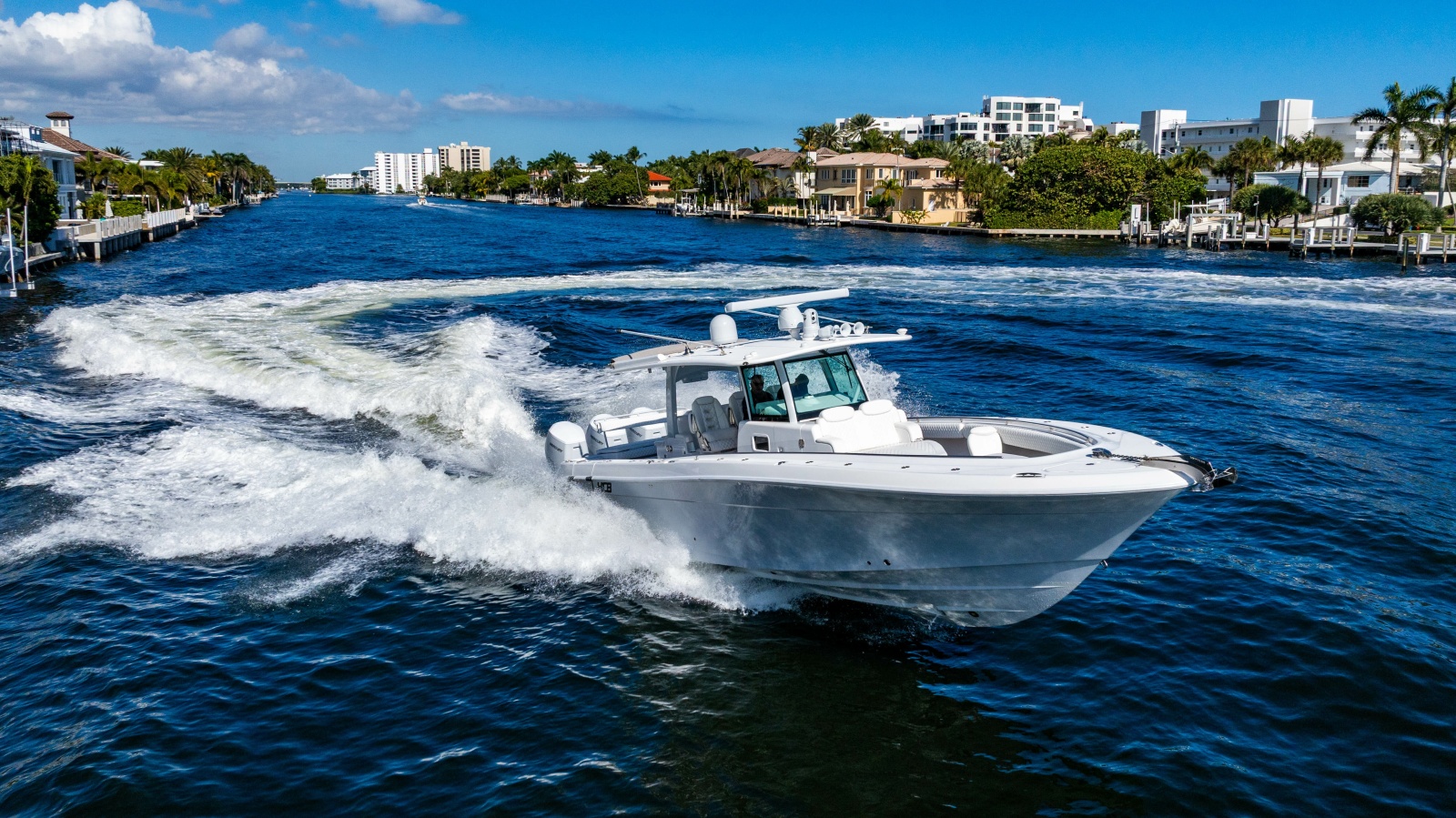 42' 2024 HCB 42 Lujo