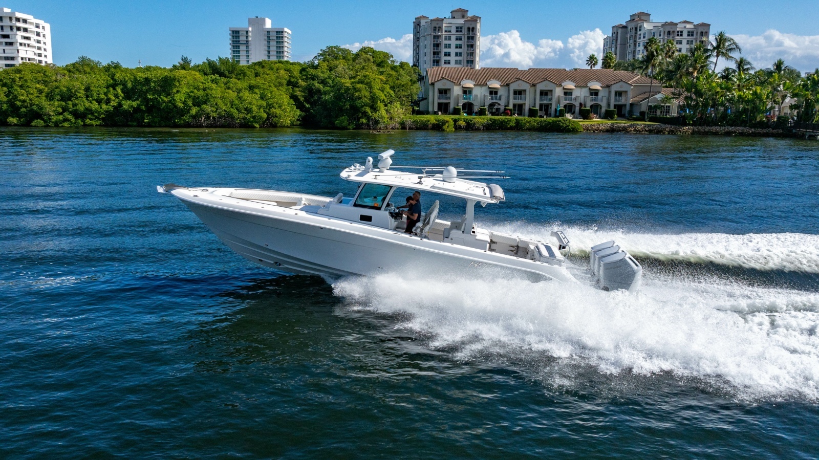 42ft HCB Yacht For Sale