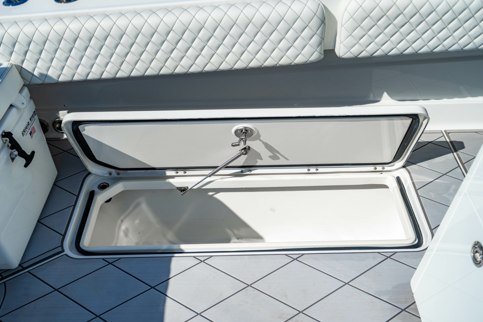 42' 2024 HCB 42 Lujo