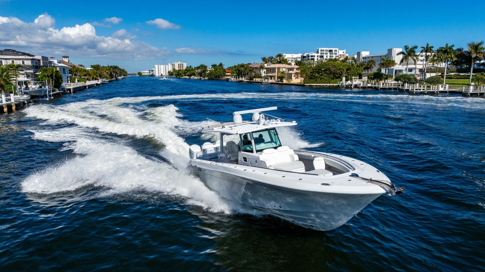 42' 2024 HCB 42 Lujo