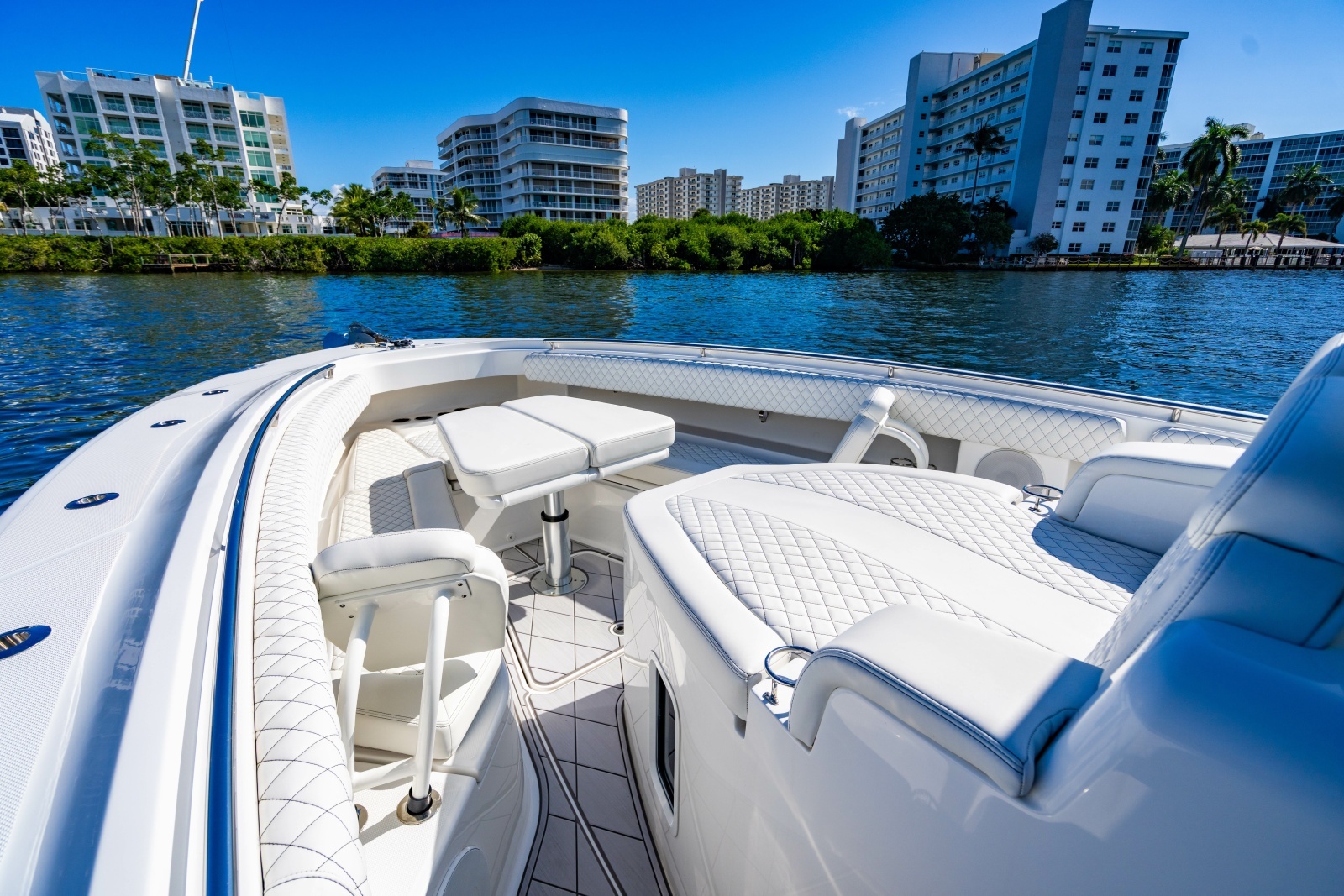 42ft HCB Yacht For Sale