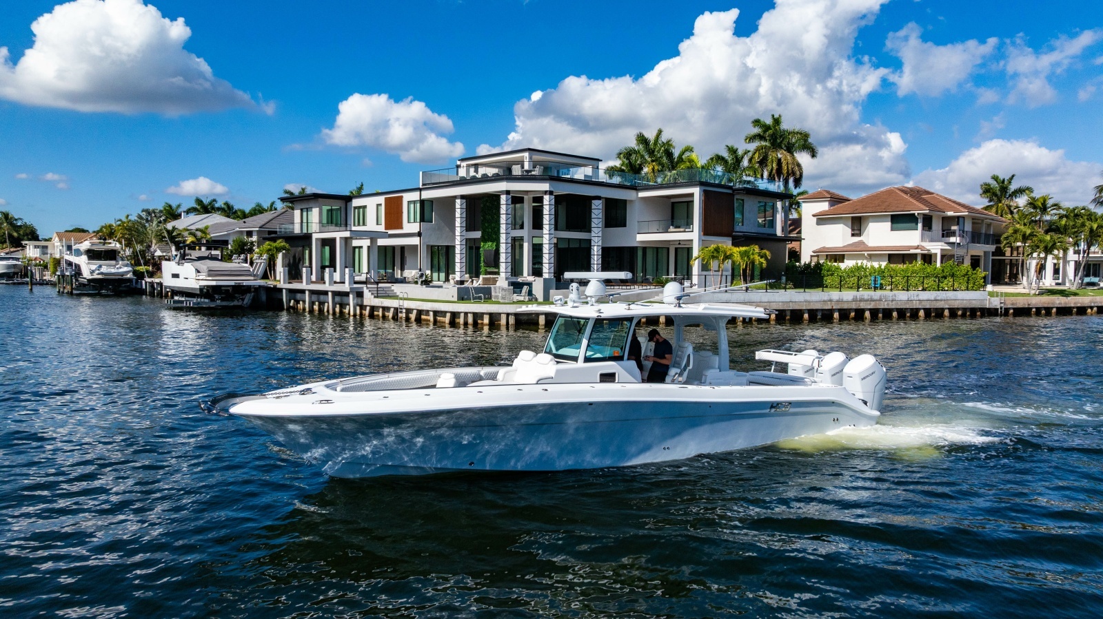 42ft HCB Yacht For Sale