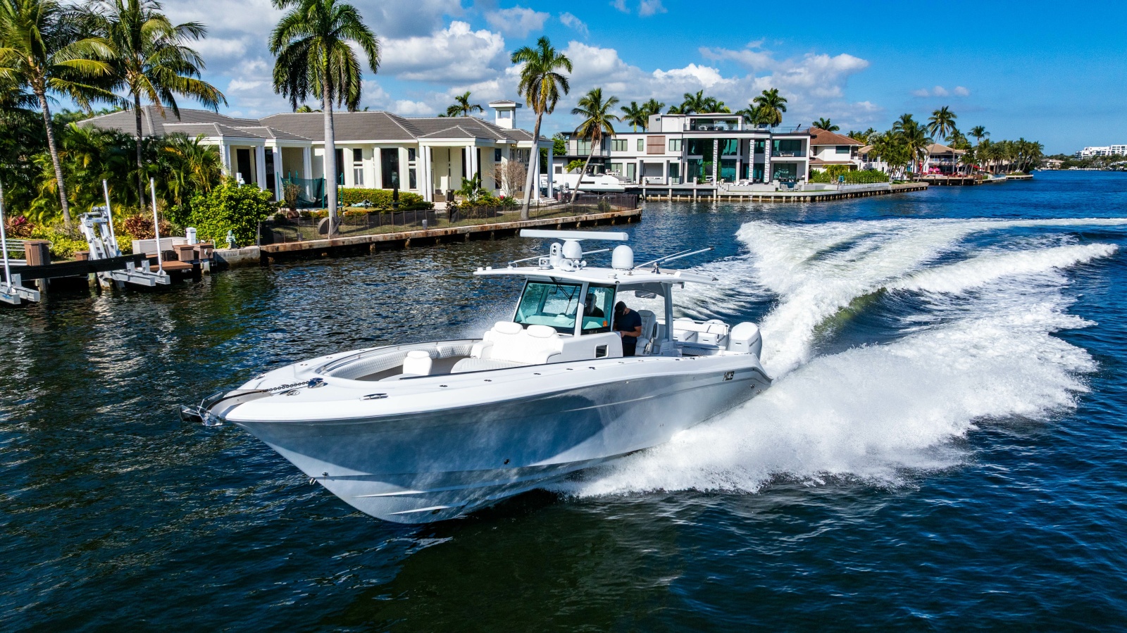 42' 2024 HCB 42 Lujo