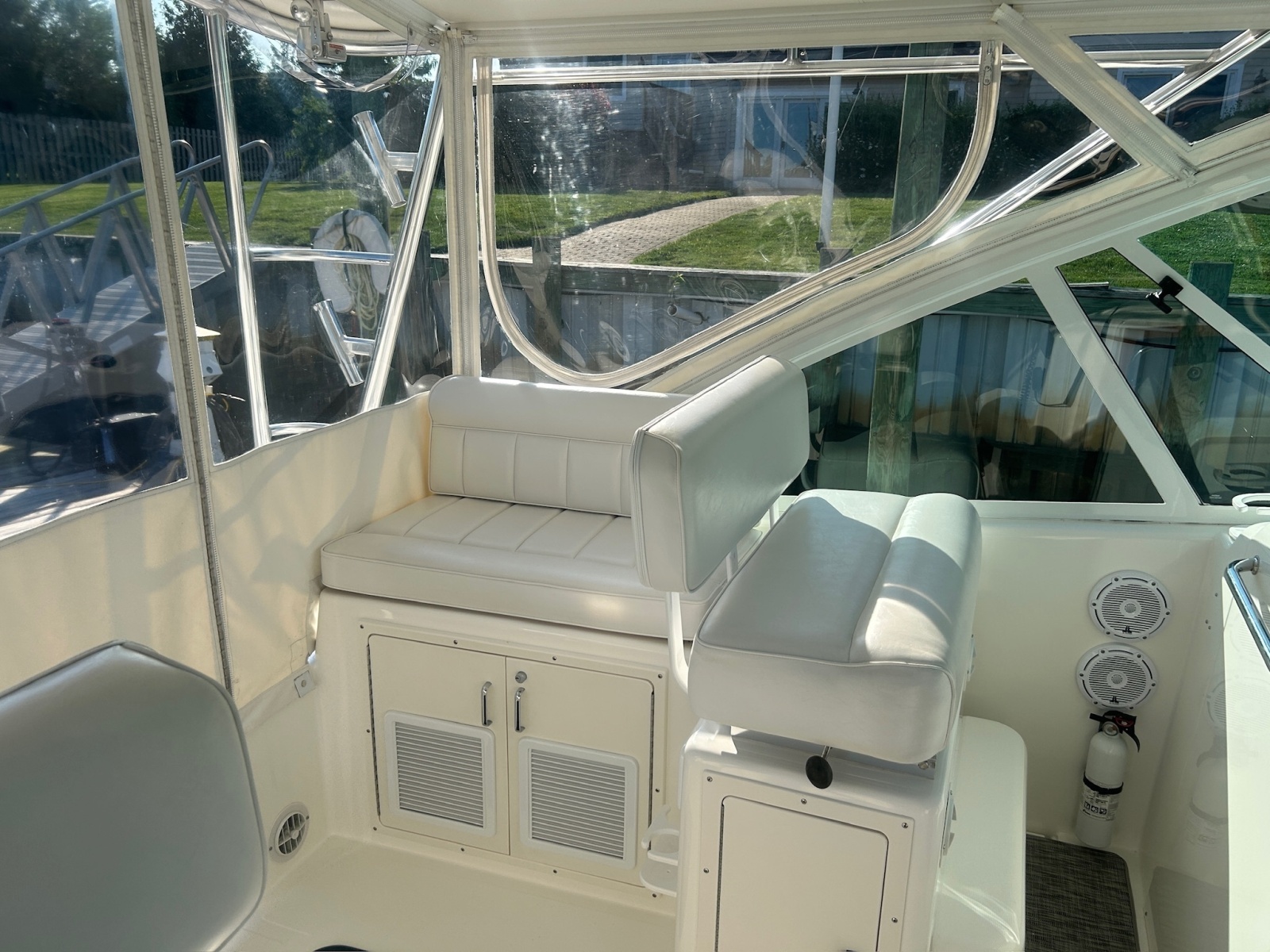 32' 2012 Cabo 32 Express