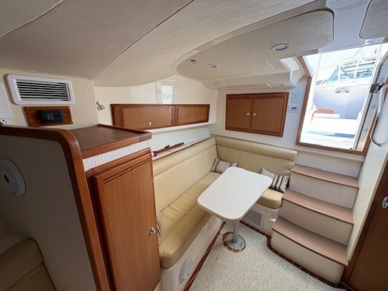 2012 Cabo 32 Express OUTLAW companionway