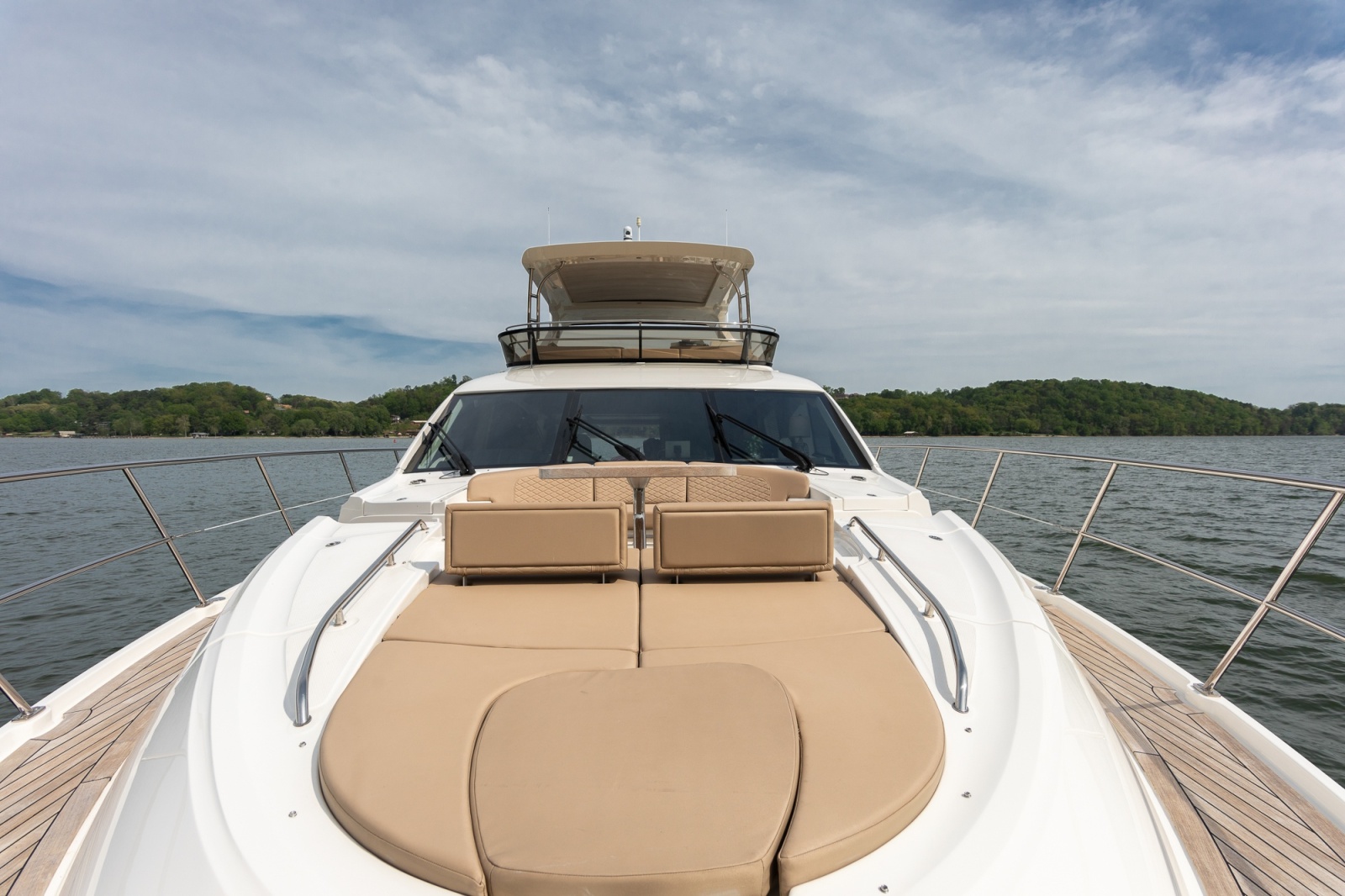 65' 2018 Sea Ray L650 FLY