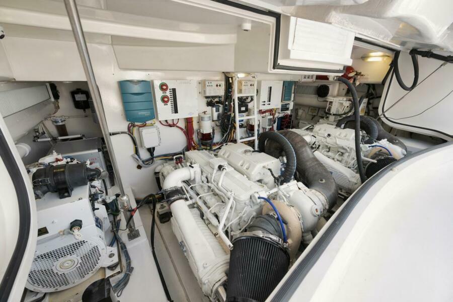 42' 2015 Viking Open