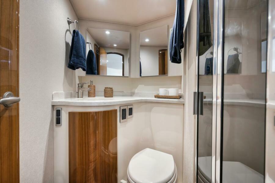 42' 2015 Viking Open