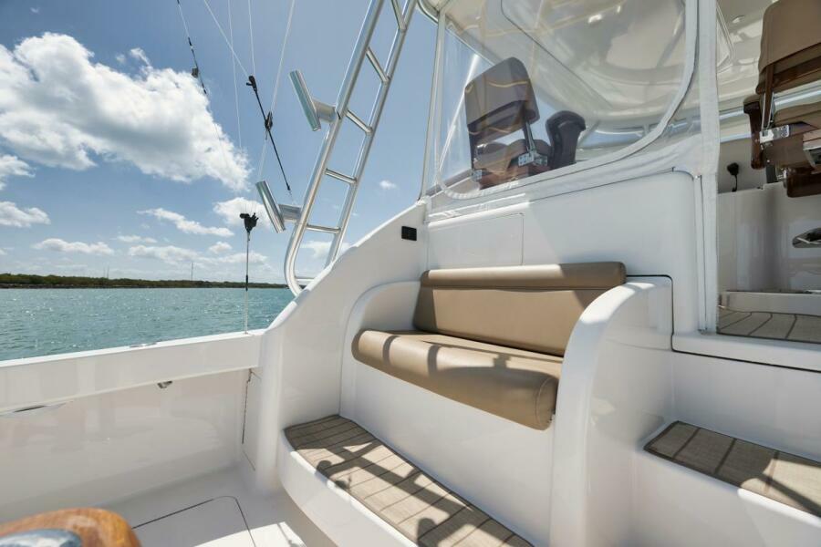 42' 2015 Viking Open