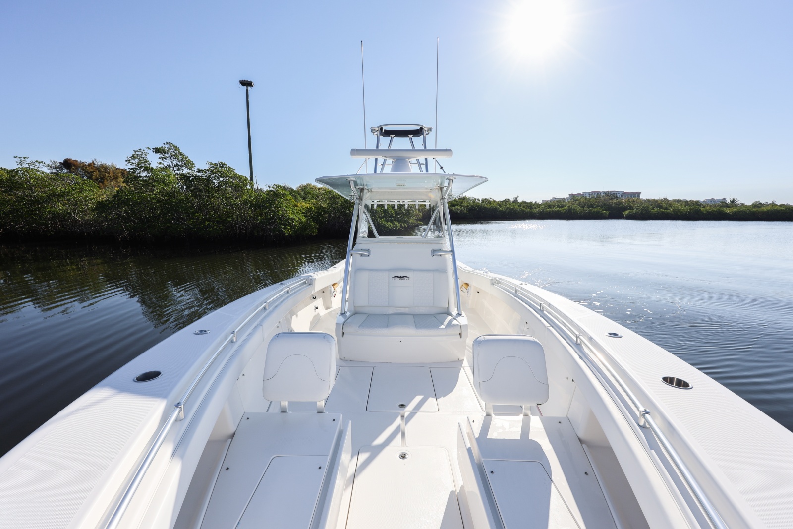 39' 2016 Invincible 39 Open Fisherman