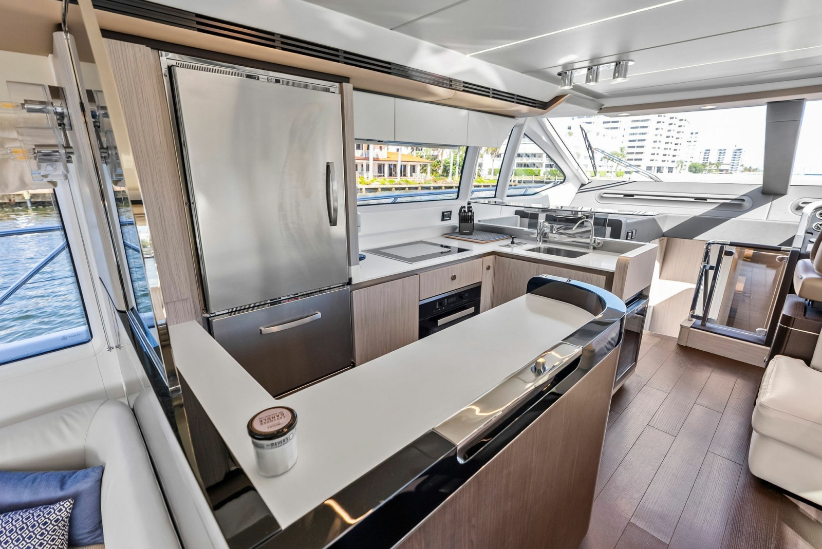 66' 2020 Azimut Flybridge