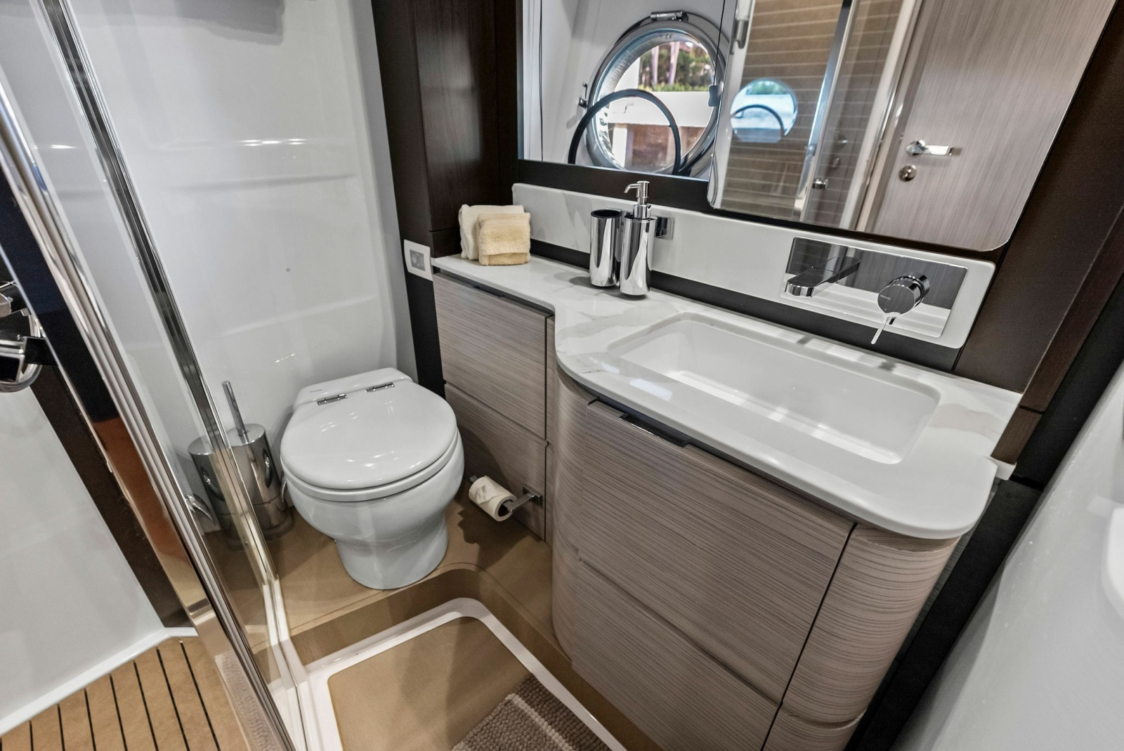 66' 2020 Azimut Flybridge