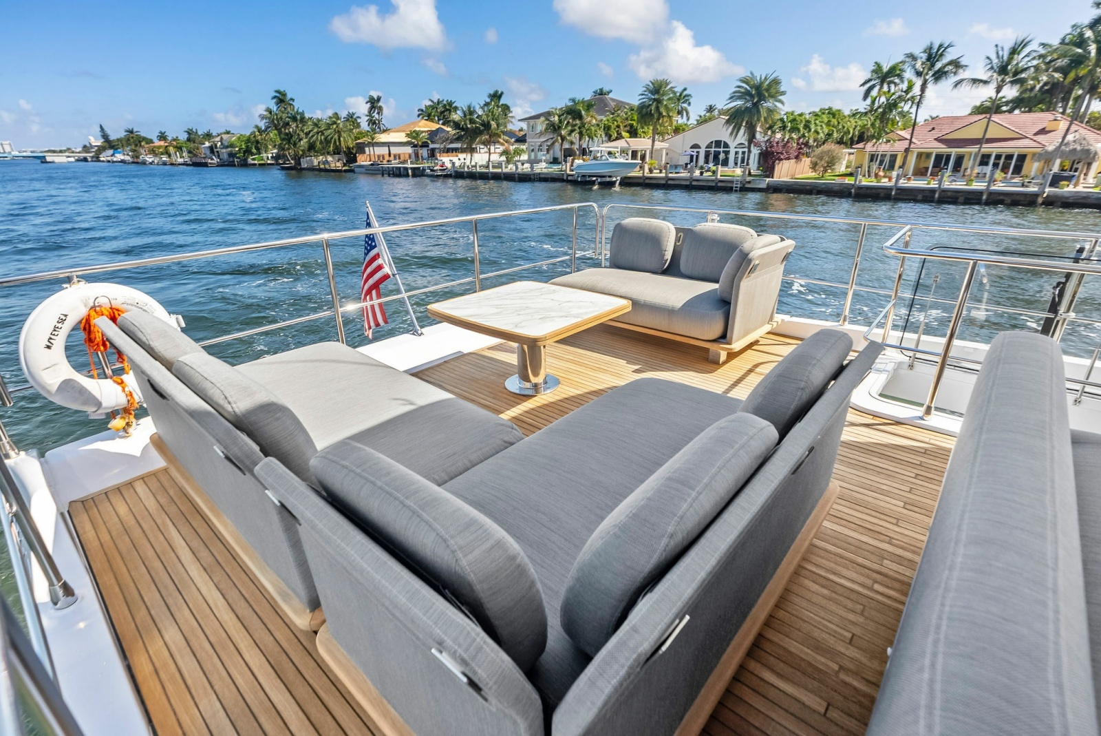 66' 2020 Azimut Flybridge