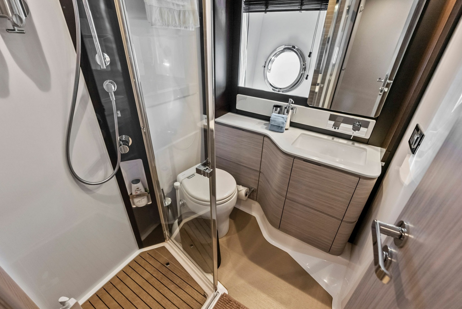 66' 2020 Azimut Flybridge