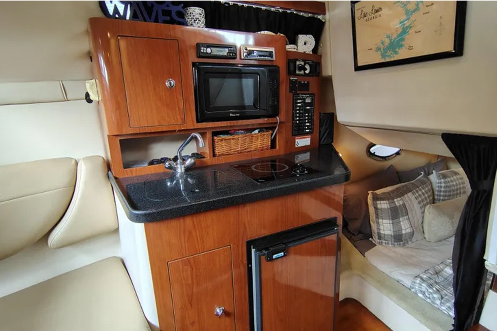2008 Regal 2565 Window Express