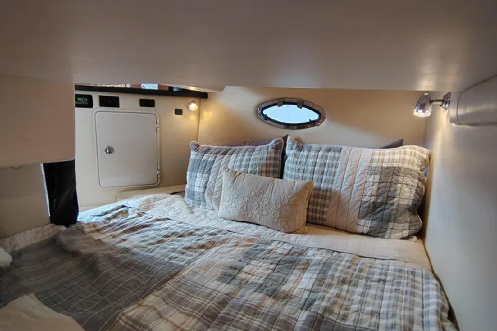 2008 Regal 2565 Window Express