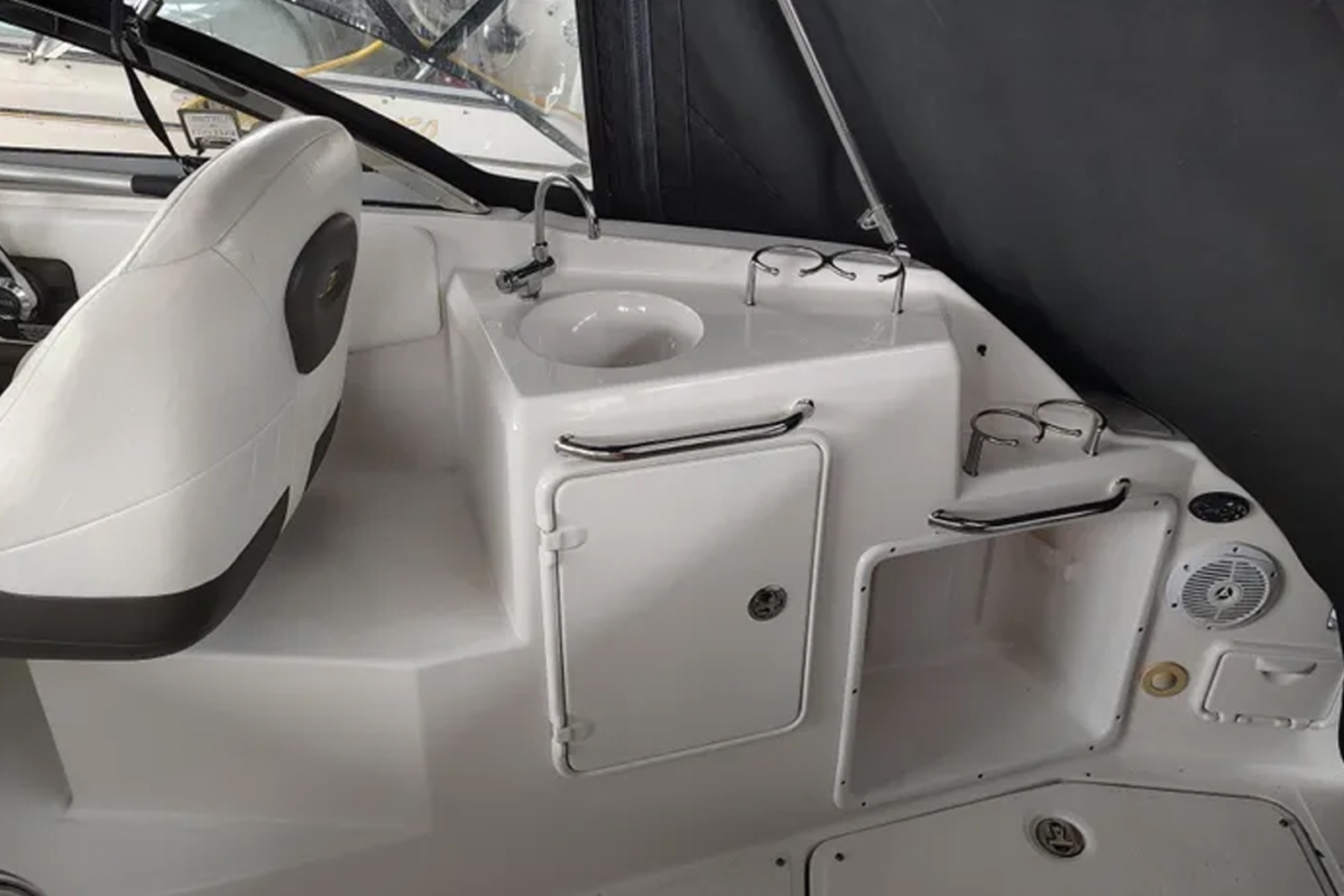 2008 Regal 2565 Window Express