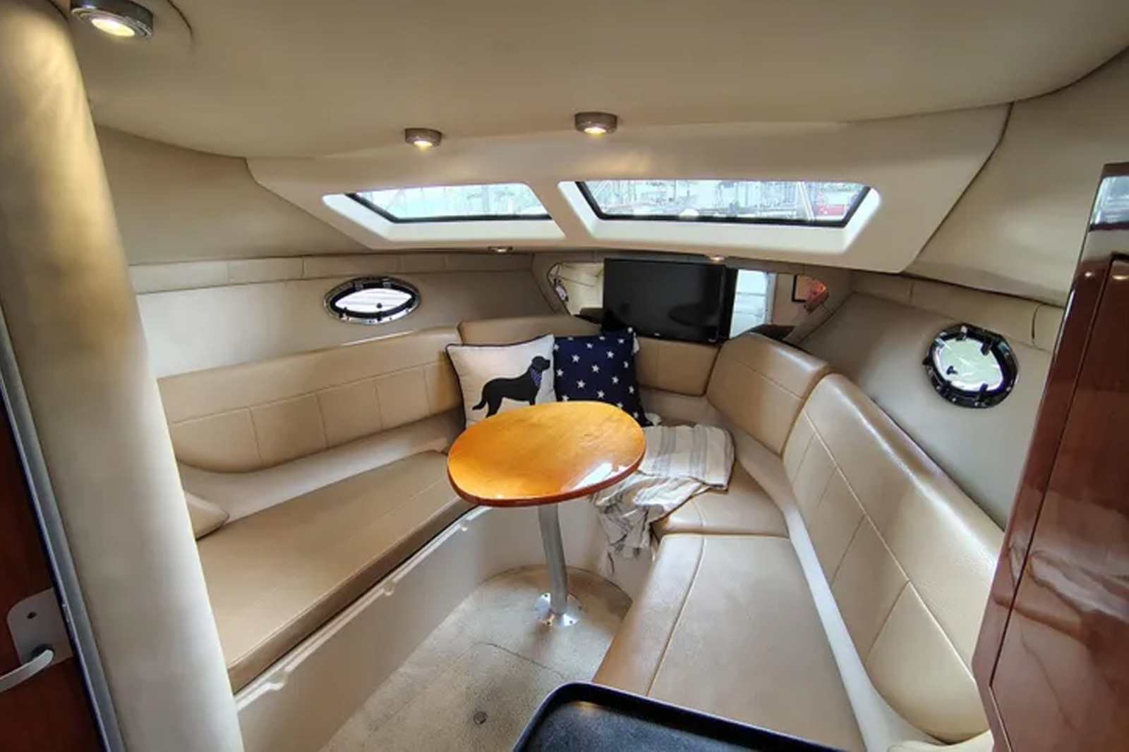 2008 Regal 2565 Window Express