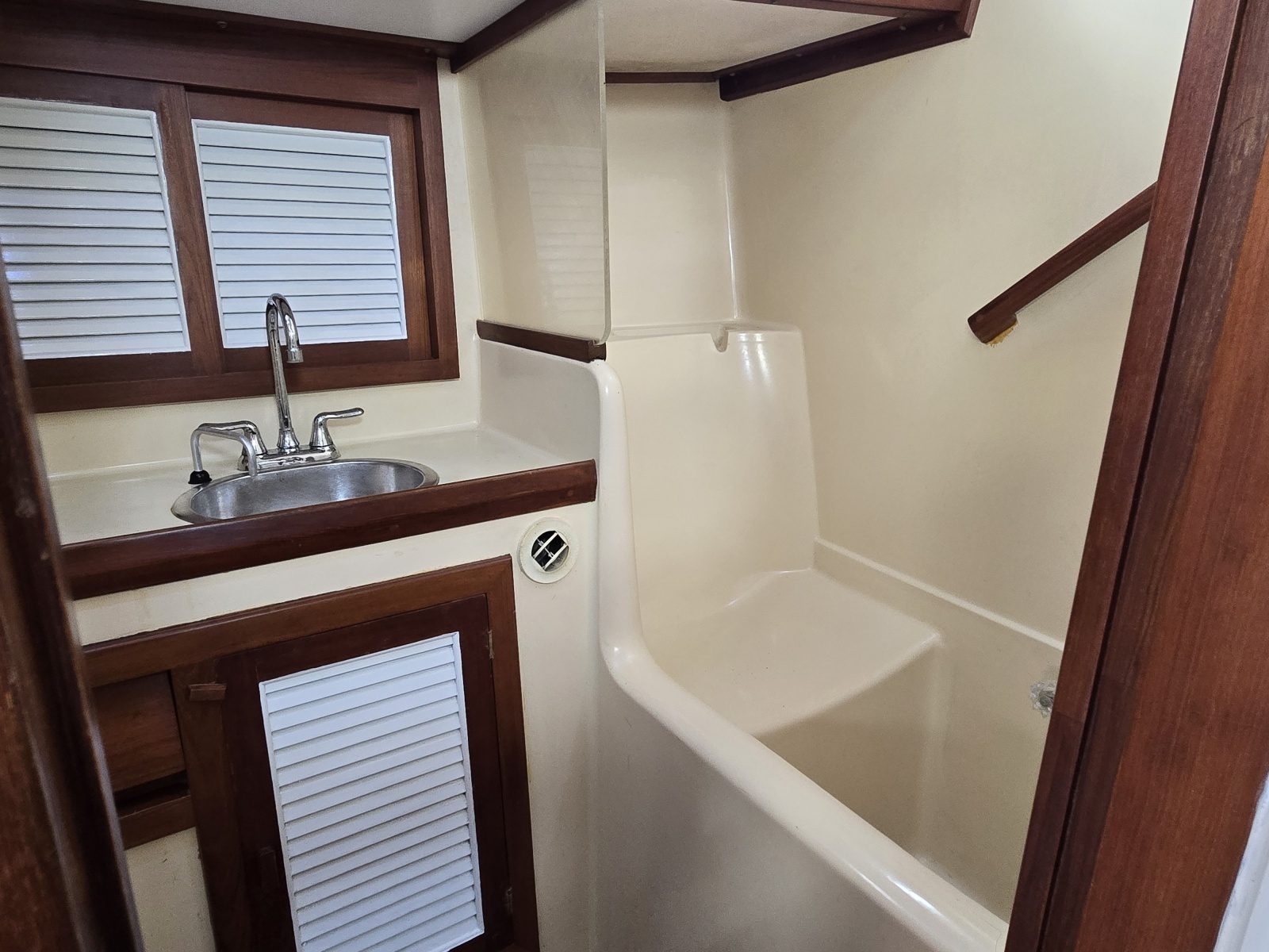 43ft Slocum Yacht For Sale