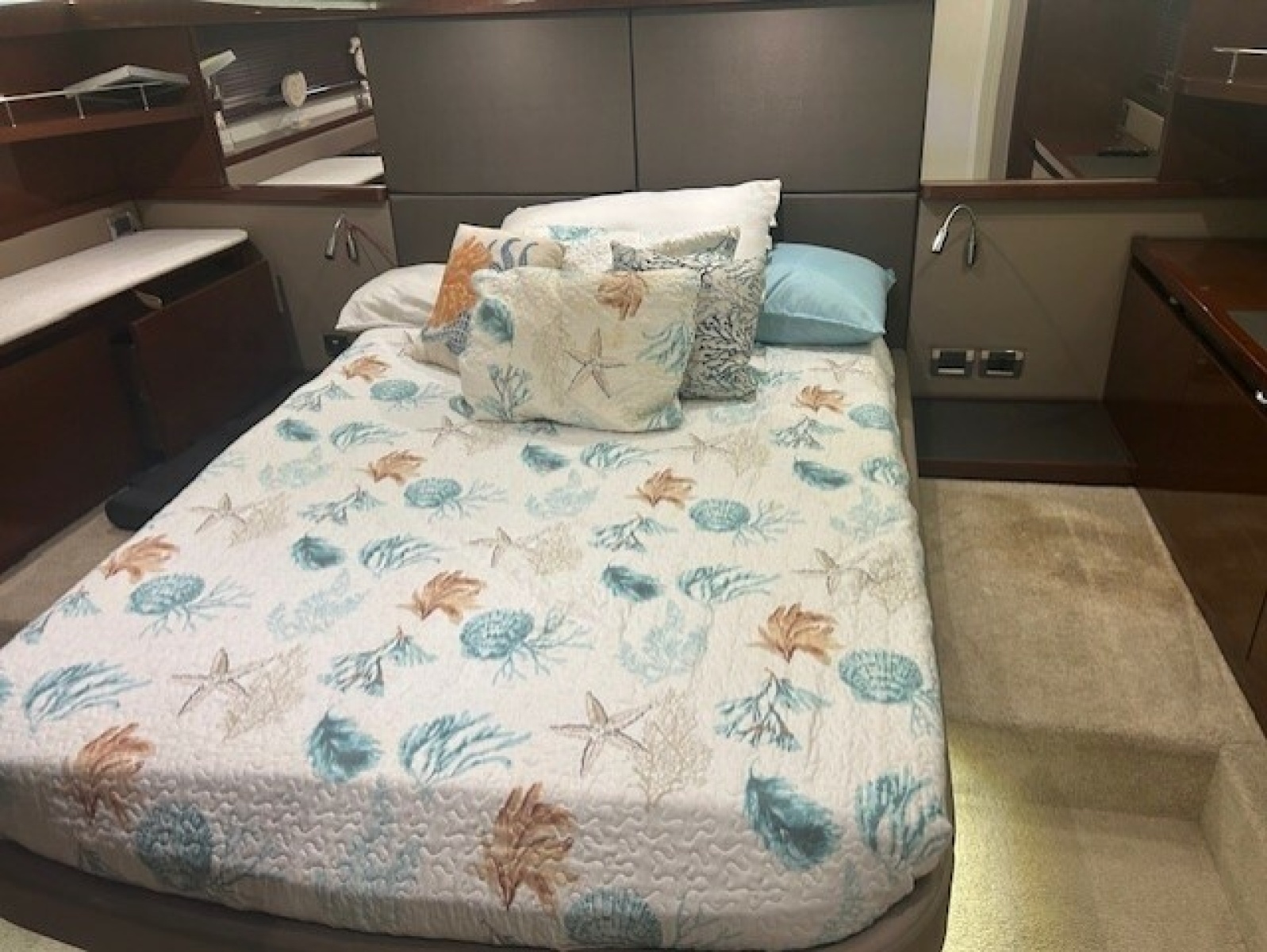 46' 2017 Sea Ray 460 FLY