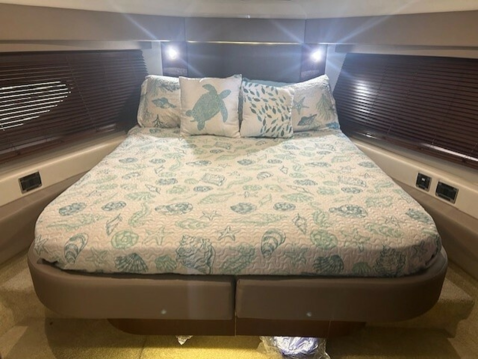 46' 2017 Sea Ray 460 FLY