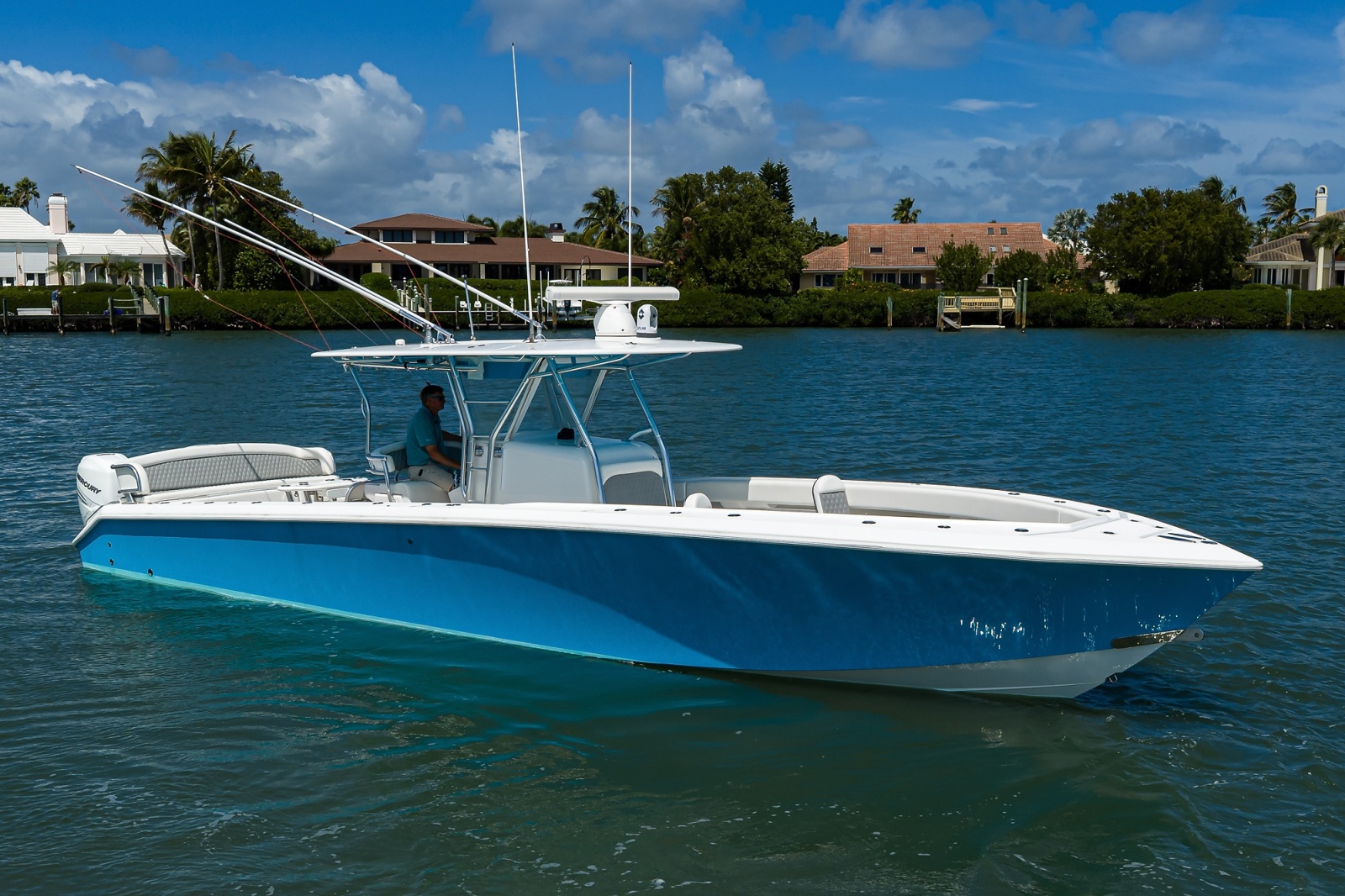 41' 2013 Bahama 41 Center Console