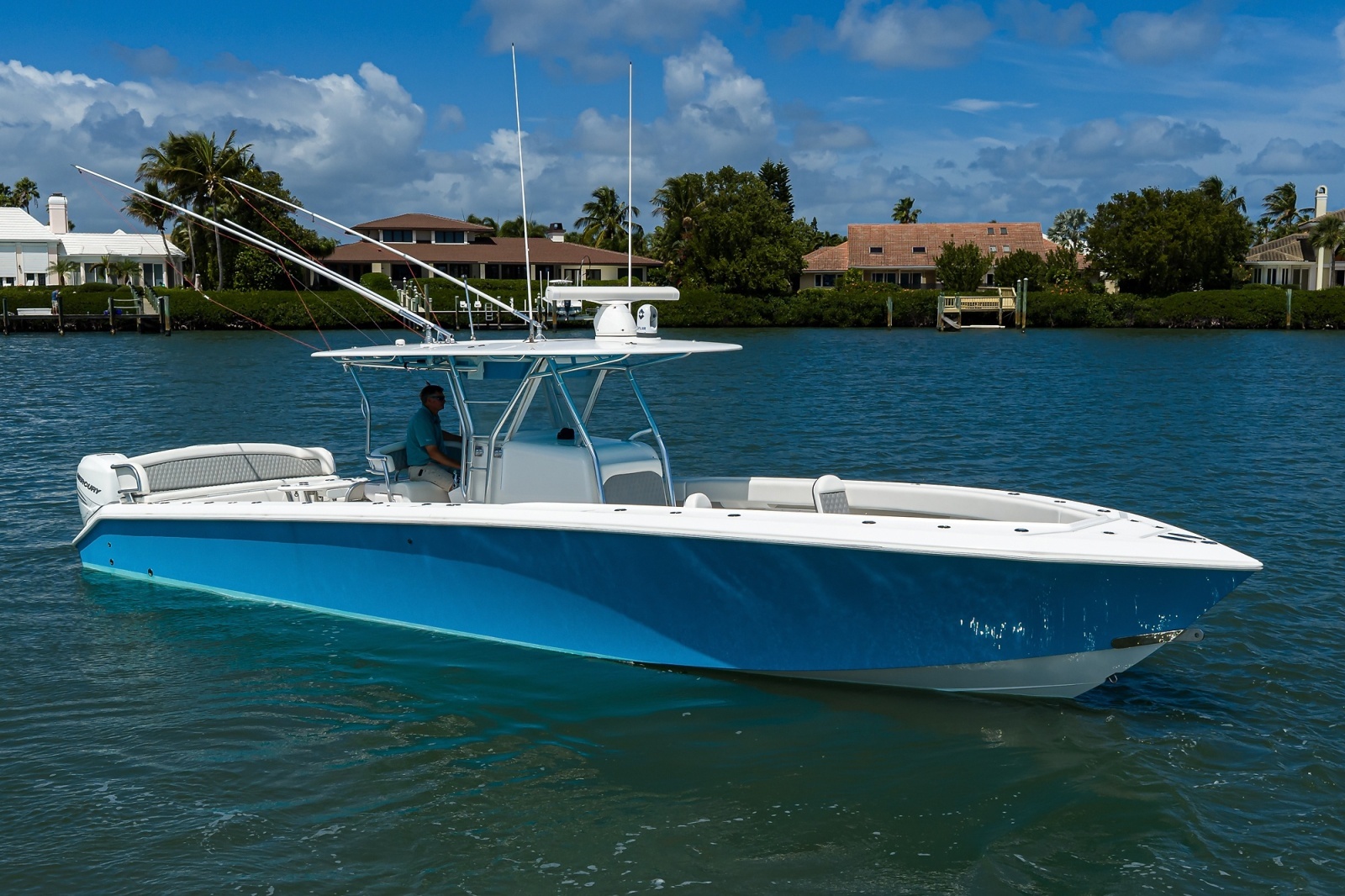 Bahama 41 - Exterior Profile