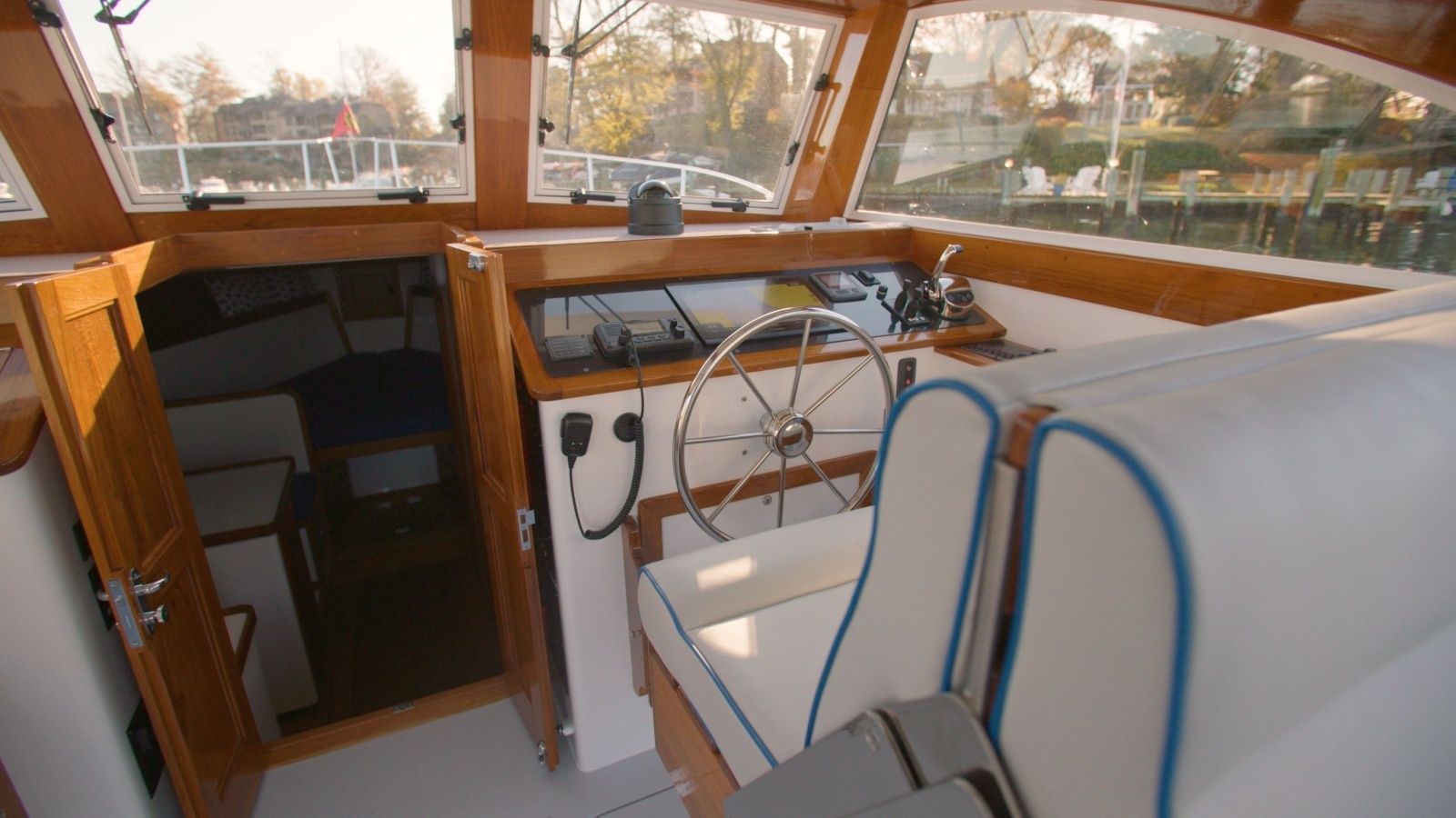 Imgi_24_2021 Ellis 36 Express Cruiser Power 10135478 20260401140230318 14