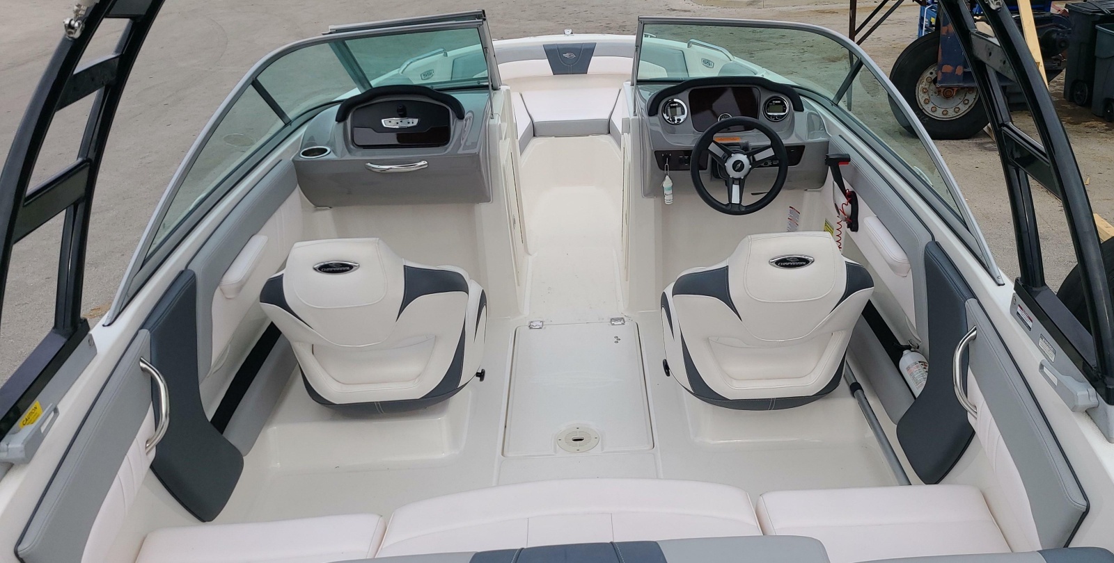 2020 Chaparral 21 SSI OB