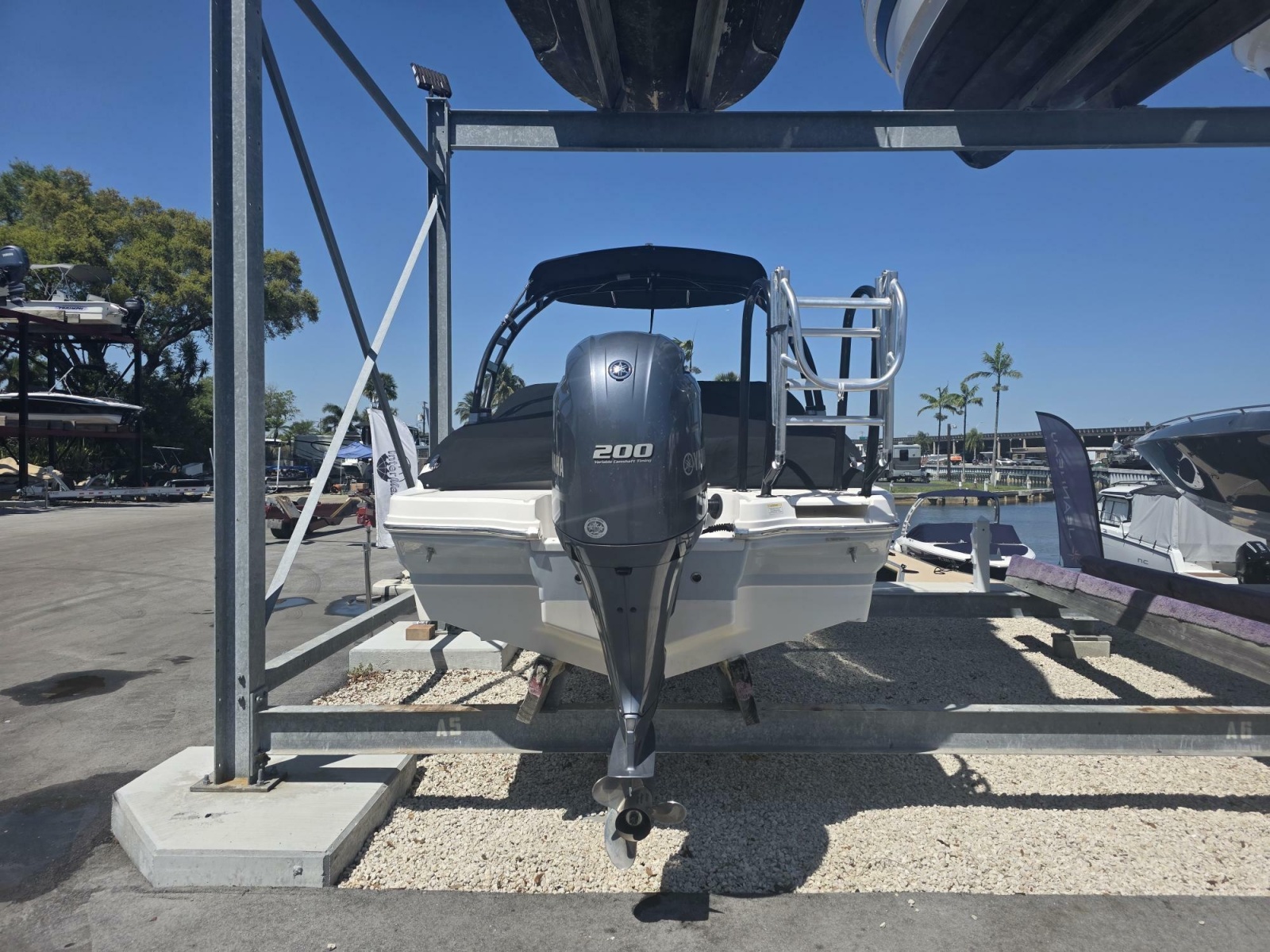 21' 2020 Chaparral 21 SSI OB