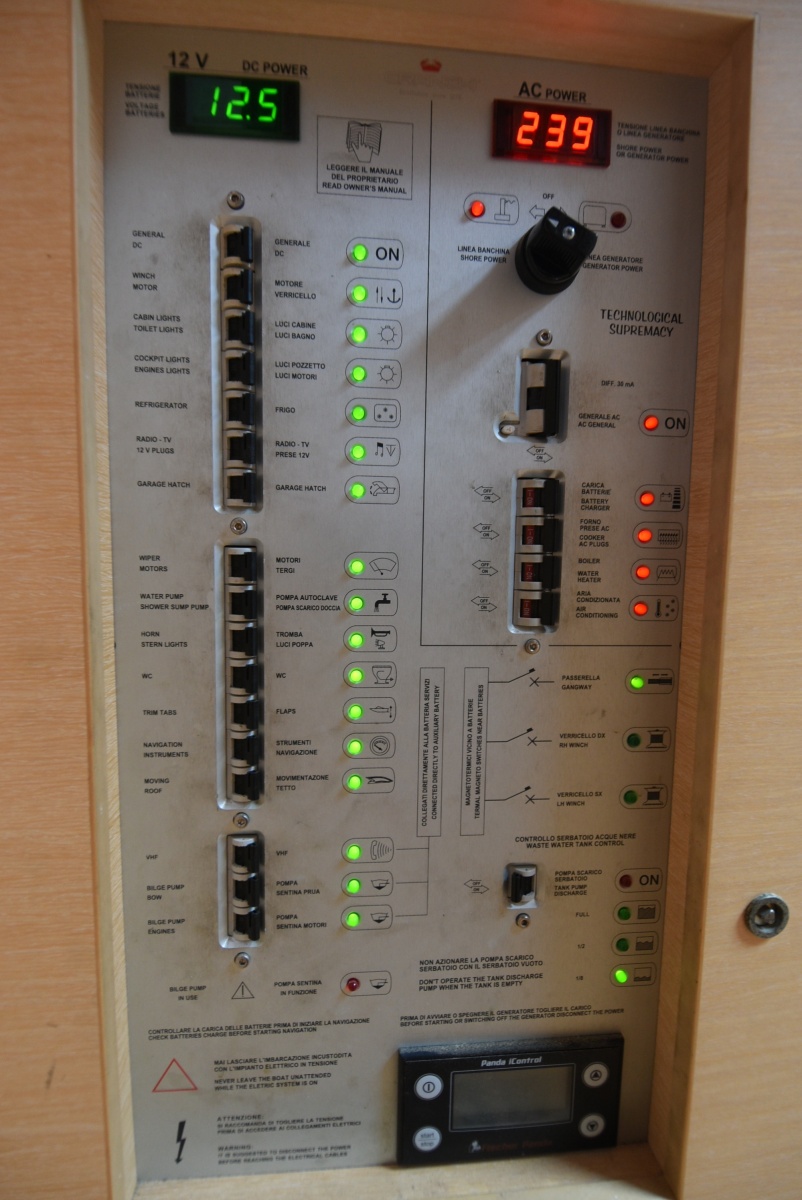 44' 2014 Cranchi M44 HT Hard Top