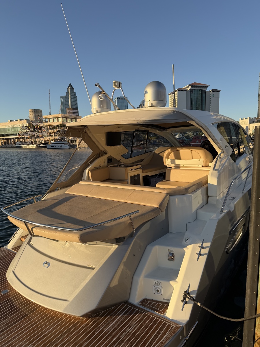 44' 2014 Cranchi M44 HT Hard Top