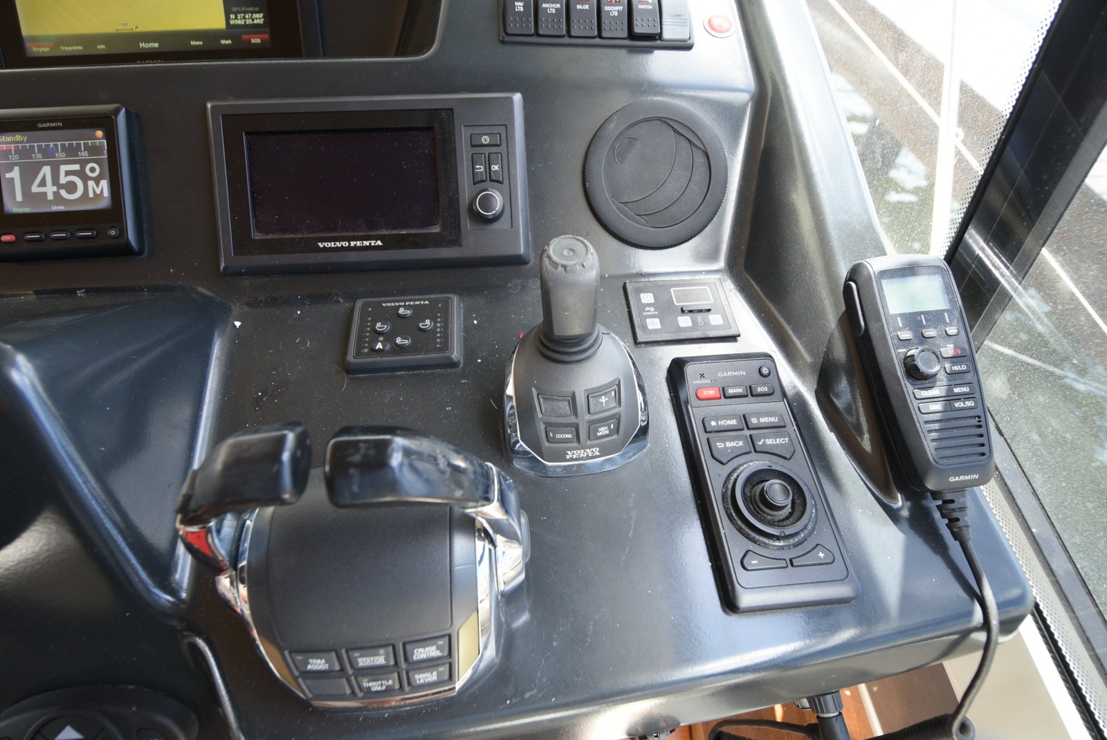 44' 2014 Cranchi M44 HT Hard Top