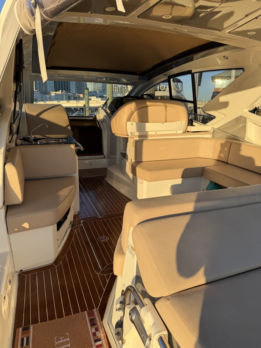44' 2014 Cranchi M44 HT Hard Top
