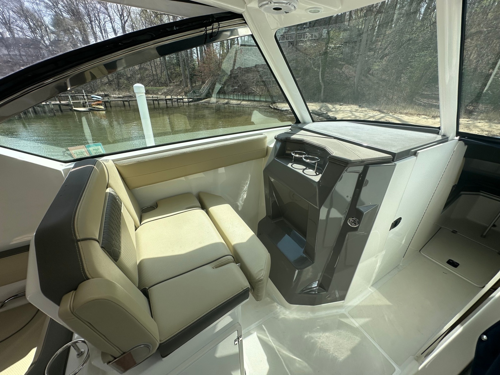 29ft Pursuit Yacht For Sale