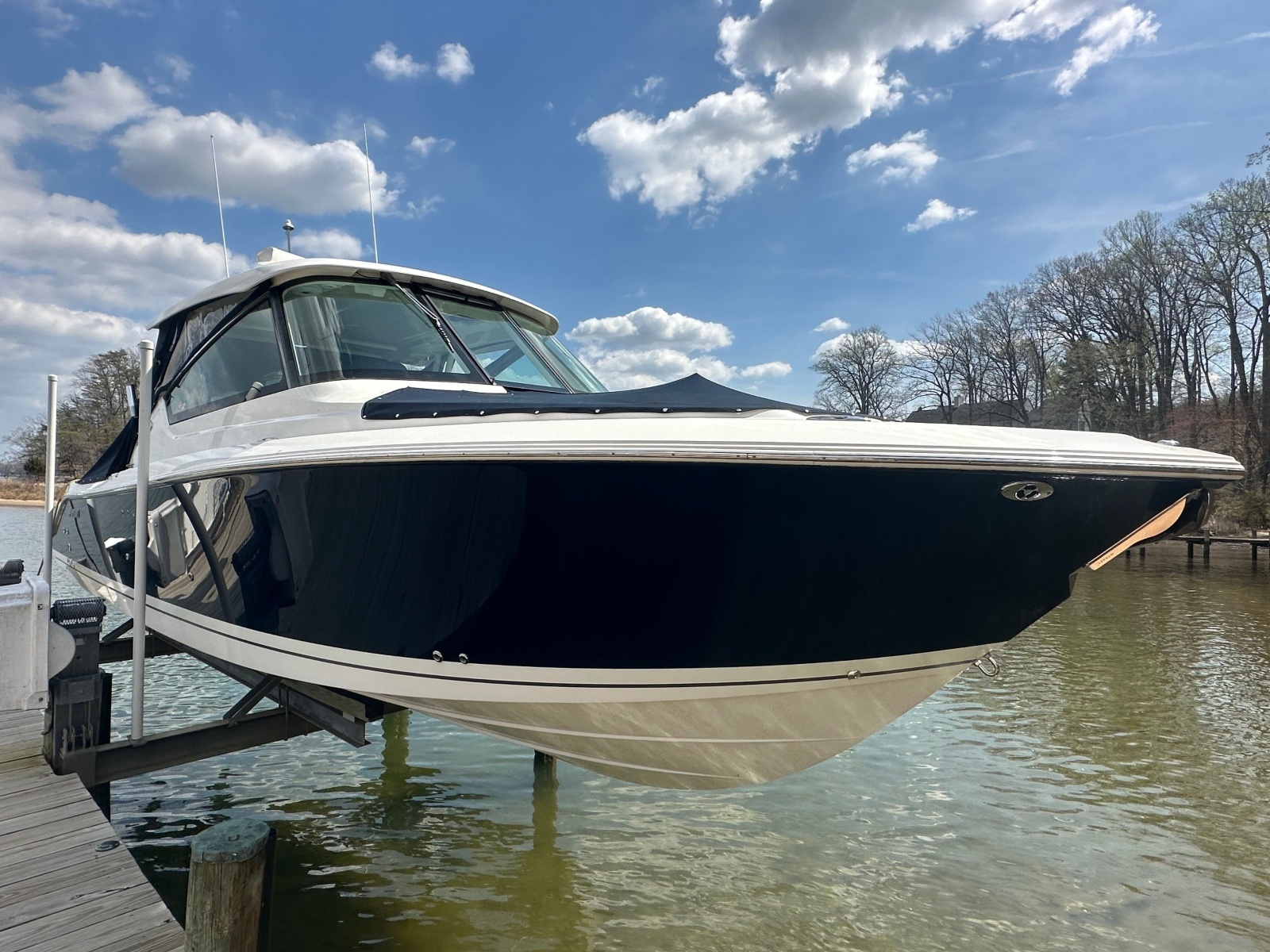 29ft Pursuit Yacht For Sale