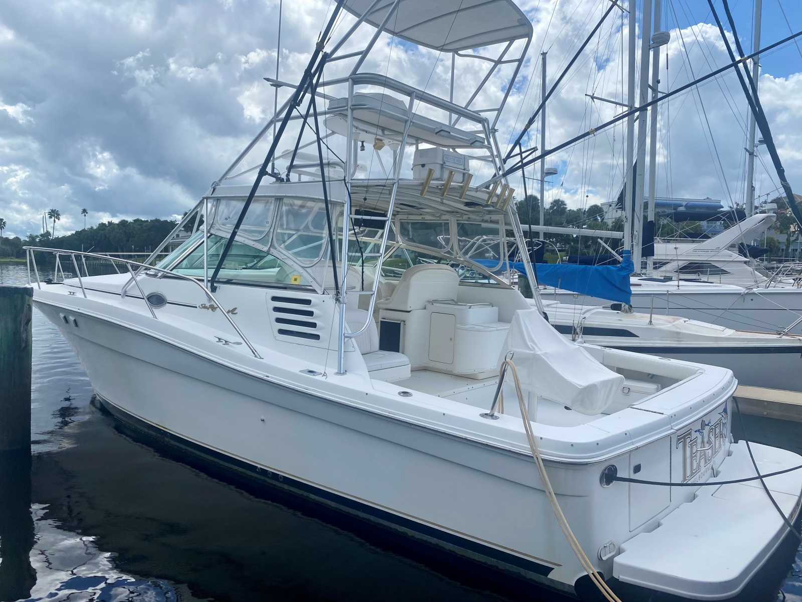 37' 1999 Sea Ray 