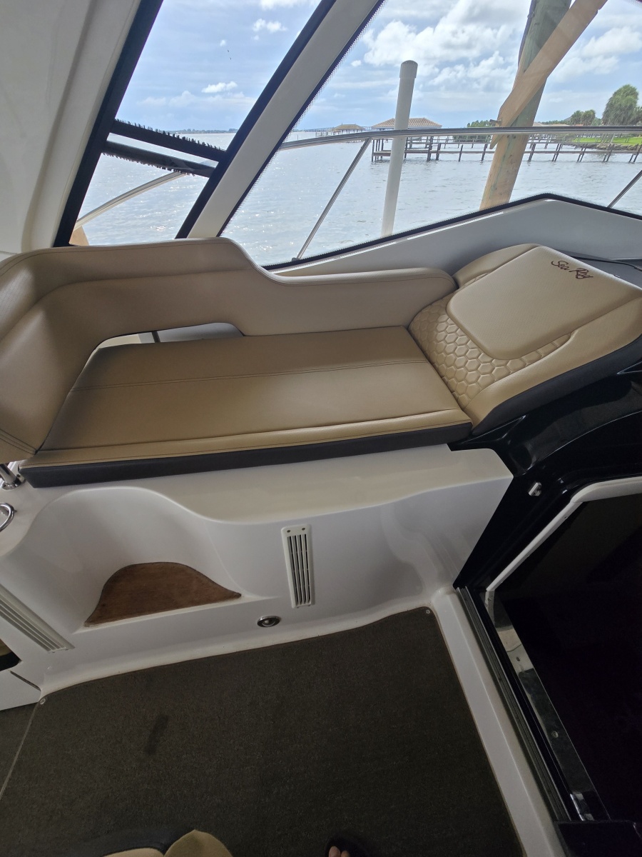 2018 Sea Ray 350 Sundancer Coupe