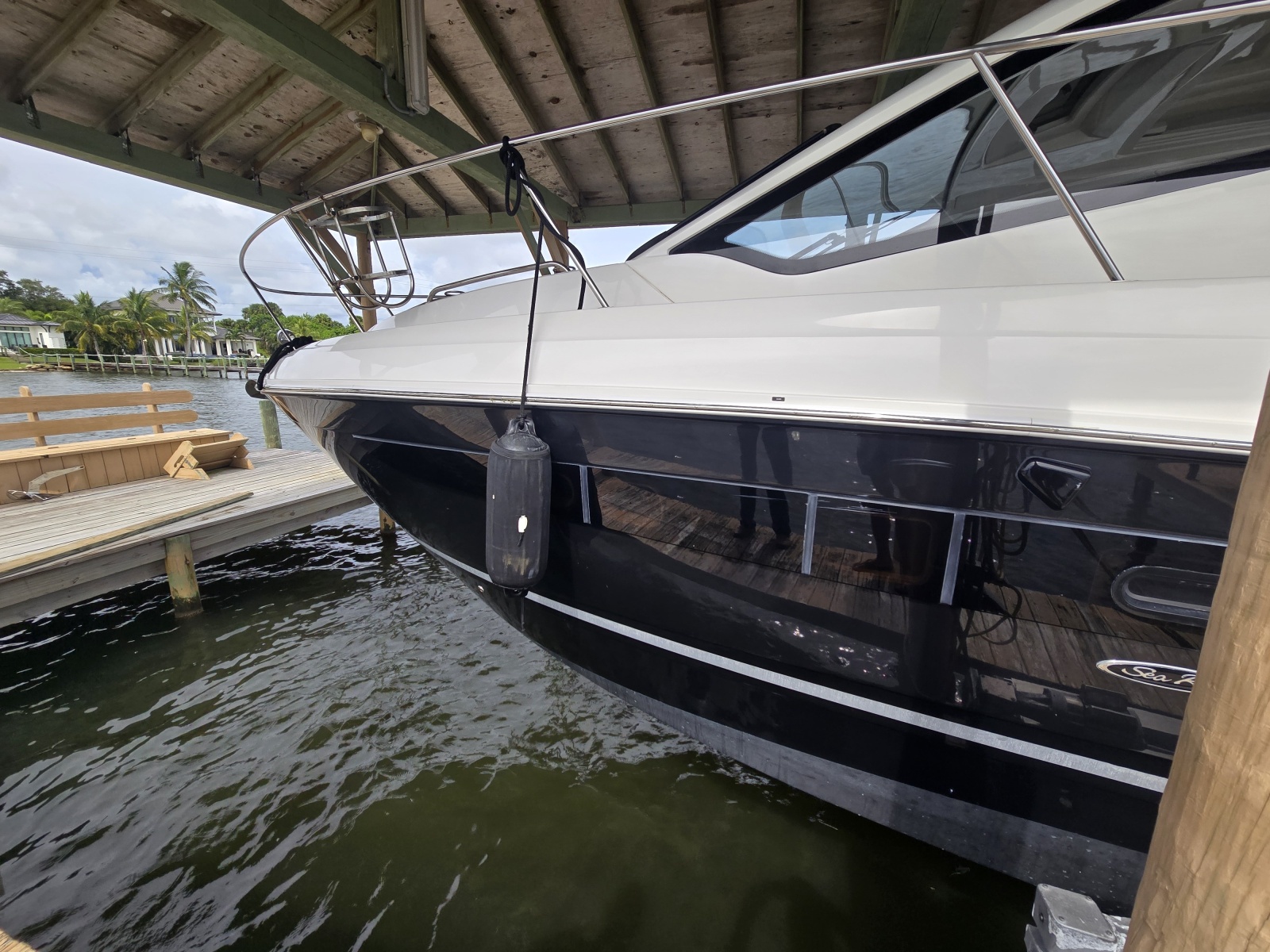 2018 Sea Ray 350 Sundancer Coupe