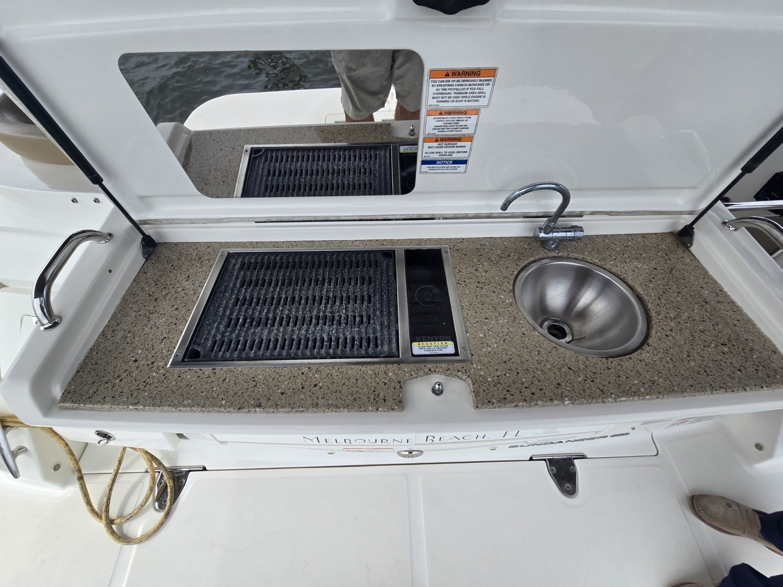 2018 Sea Ray 350 Sundancer Coupe