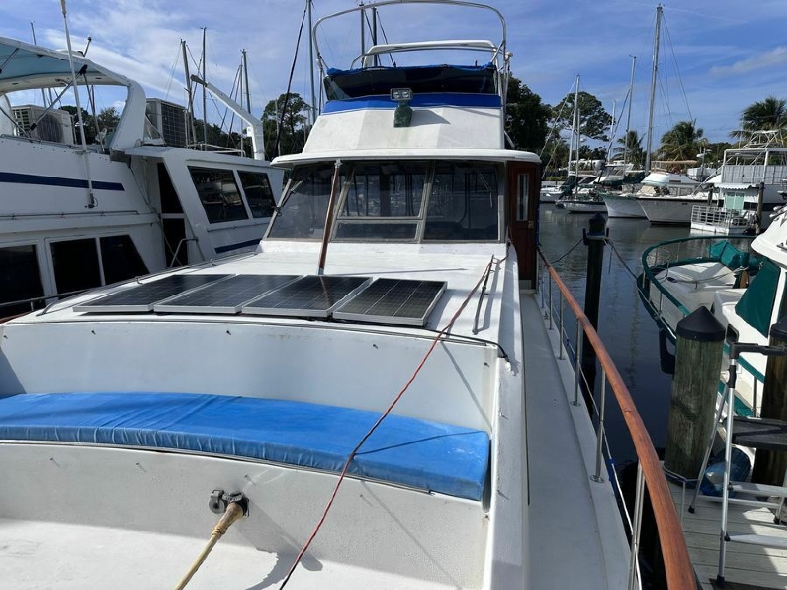 43' 1976 Hatteras 